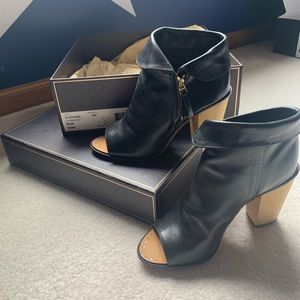 Signature Vince Camuto open toe black booties